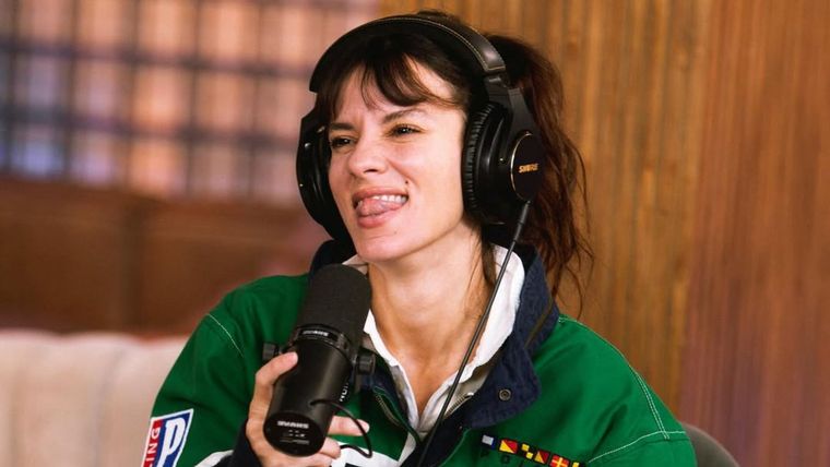 Gimena Accardi hizo un chiste sobre los sueldos en LUZU. Gimena Accardi hizo un chiste sobre los sueldos en LUZU.