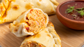 Seguí esta receta y prepará unas empanadas de pollo súper rellenas Seguí esta receta y prepará unas empanadas de pollo súper rellenas