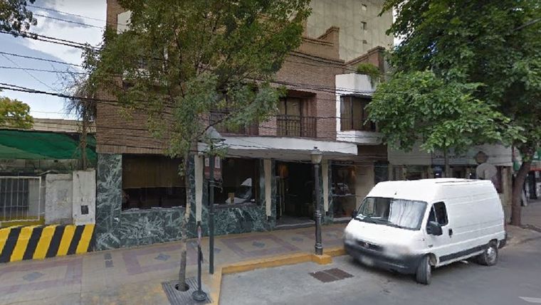 El frente del hotel donde ocurrió el hecho en la calle San Juan.  Foto: Captura de pantalla - Google maps