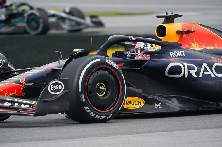 La escudería Red Bull tiene el primero y segundo lugar en la clasificación.