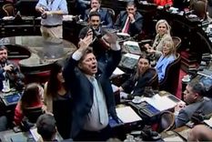 Lisandro Almirón chicaneó a Oscar Zago. Foto: Captura de video