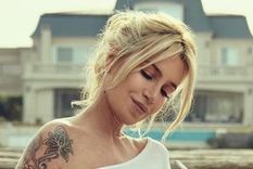como una reina, florencia pena deslumbro limpiando su casa