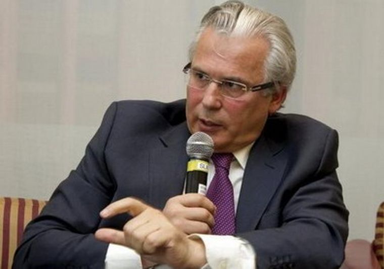 Garzón homenajeado por Cristina.