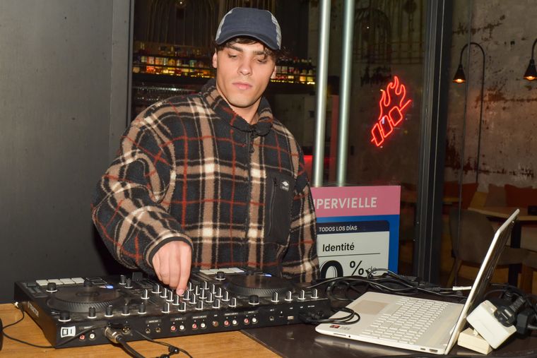 DJ Discóvolo. DJ Discóvolo.