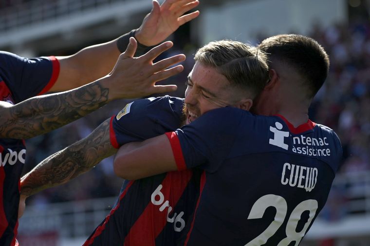 El 80 tuvo su debut en la red. Foto: Fotobaires