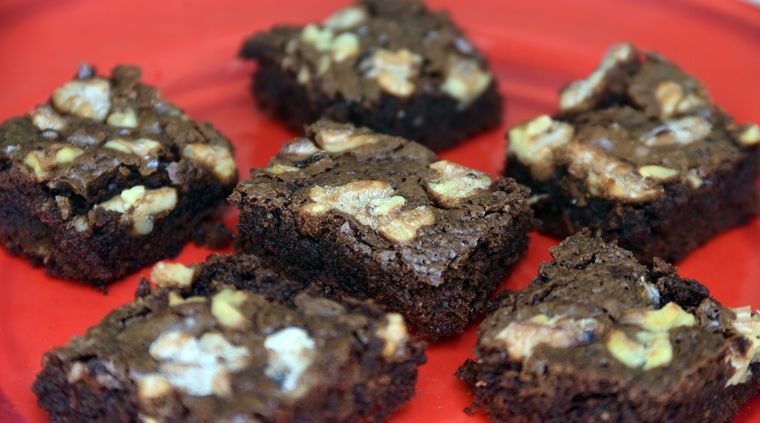 La joven llevó brownies y los compartió con sus compañeros Foto: ALF PONCE MERCADO / MDZ