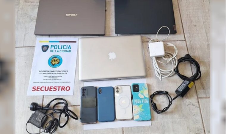 Parte del secuestro a la banda. Foto: NA