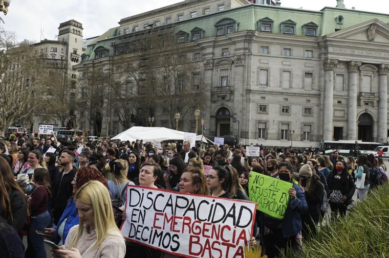 A las 11:30 las agrupaciones se concentrarán en la Plaza de los Congresos. A las 11:30 las agrupaciones se concentrarán en la Plaza de los Congresos.