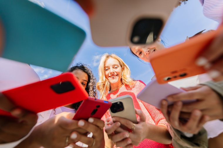 Selección de los teléfonos de gama media más destacados del mercado en 2026.