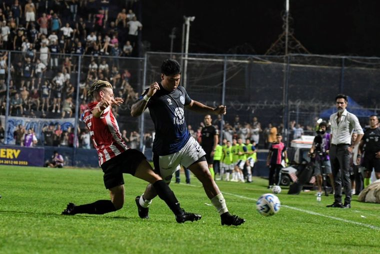 La Lepra empató dos veces ante Estudiantes desde su regreso a Primera. La Lepra empató dos veces ante Estudiantes desde su regreso a Primera.