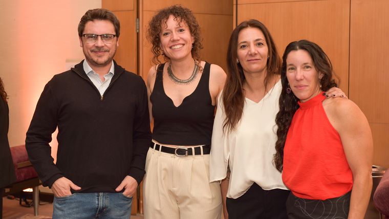 Emanuel Campoy, Paula Wetten, Victoria Bocanegra y Clara Samartino. Emanuel Campoy, Paula Wetten, Victoria Bocanegra y Clara Samartino.