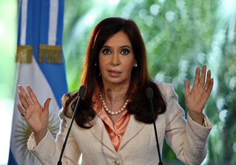 La presidenta hace los anuncios de obras públicas. Foto: EFE