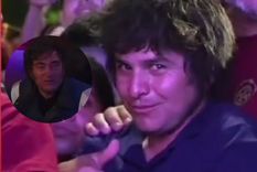 El doble de Javier Milei se había hecho viral en redes sociales y ahora apareció en la puerta del canal de streaming Carajo, donde dio una entrevista el presidente.