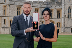 David Beckham es nombrado caballero y Victoria brilló como Lady Beckham.