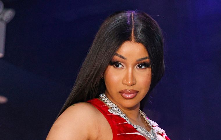 El micrófono que le arrojó Cardi B a un fan en su último show en Las Vegas es subastado por una importante suma de dinero. Foto: Instagram/ Cardi B
