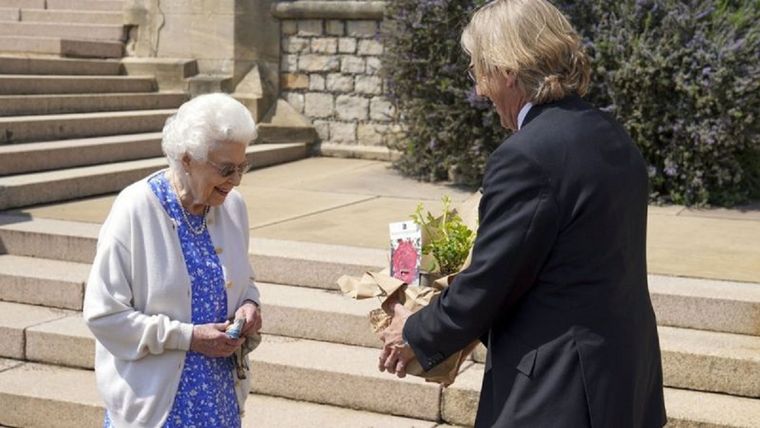 Se ve hermosa, dijo la Reina. Foto: PA MEDIA