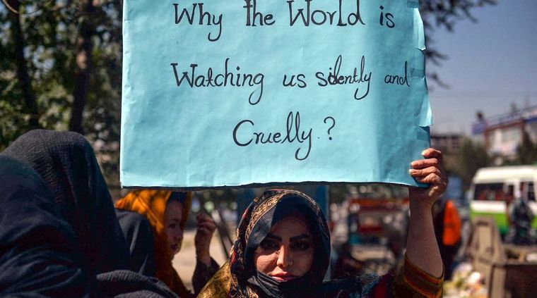 Las valientes mujeres se manifiestan en Afganistán. Foto: Digichat.