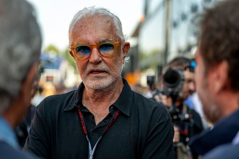 Flavio Briatore, uno de los directores más polémicos en la historia de la Fórmula 1, fue el gran señalado por el  Flavio Briatore, uno de los directores más polémicos en la historia de la Fórmula 1, fue el gran señalado por el