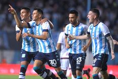 Sigali celebra el segundo gol de Racing. Foto: Télam Sigali celebra el segundo gol de Racing. Foto: Télam