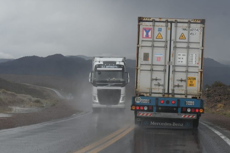 La tormenta complicó el tránsito en la ruta 7. Foto: Alfredo Ponce