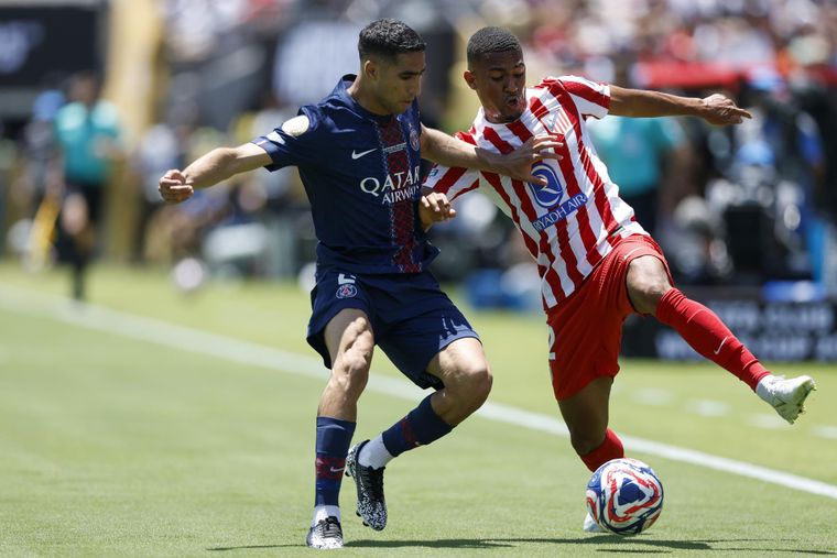 Achraf Hakimi calentó la previa ante Messi. ¿Responderá Leo con fútbol?