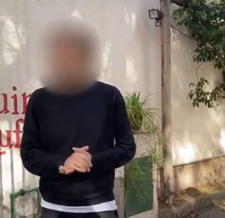 Rápido El hombre elegía un plato y luego empezaba a dar excusas.