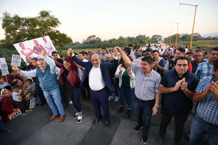 Osvaldo Jaldo, Juan Manzur y Miguel Acevedo, su reemplazante en la fórmula a la Gobernación de Tucumán Foto: Prensa FdT