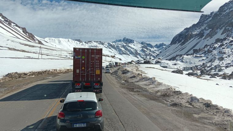 El Paso a Chile se encuentra abierto para todo tipo de vehículos Foto: Osvaldo Valle
