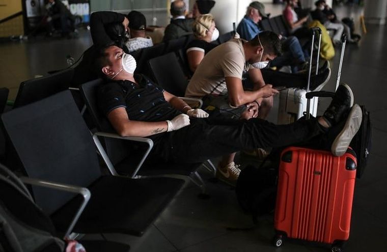 Algunos varados están durmiendo en sitios públicos, como si fueran marginales de cualquier gran ciudad