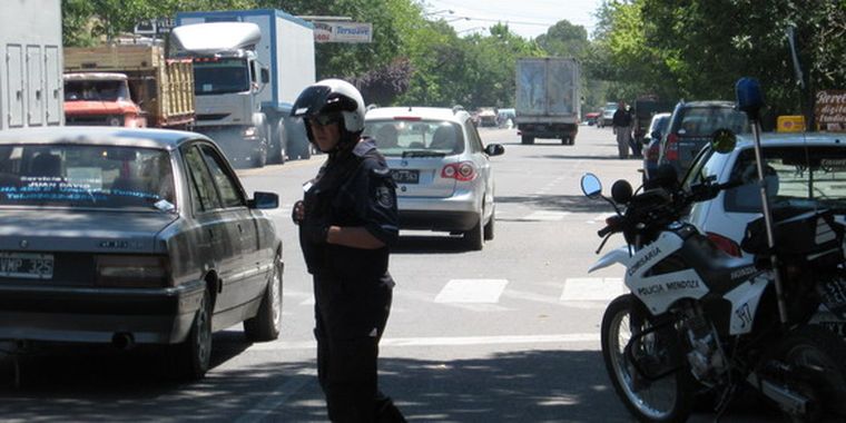Intenso operativo policial en Tunuyán.
