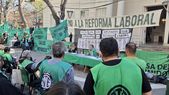 Sindicatos se presentarán en la Legislatura para rechazar la reforma laboral. Sindicatos se presentarán en la Legislatura para rechazar la reforma laboral.