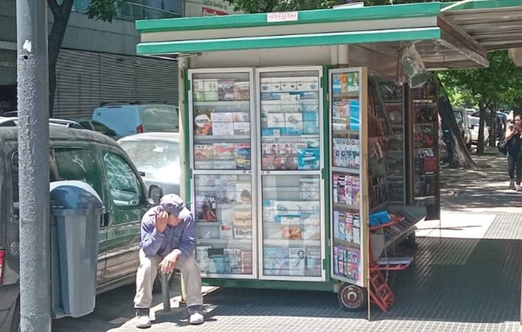 Kiosco de diarios Ante la crisis en el sector, habilitan a poner mayor variedad de productos a la venta Foto: Gonzalo Barrera