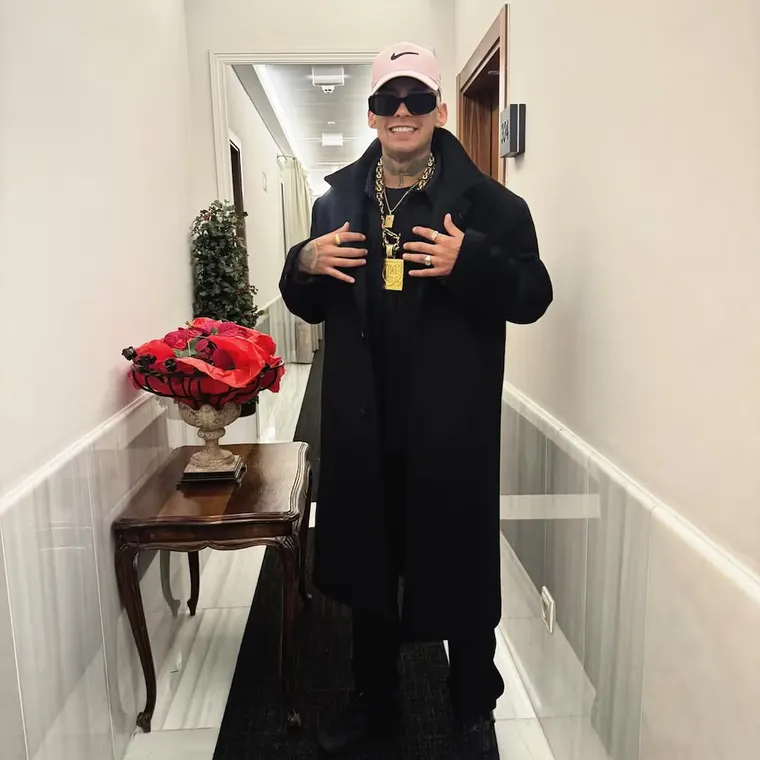 El impactante antes y después del look de L-Gante. El impactante antes y después del look de L-Gante.