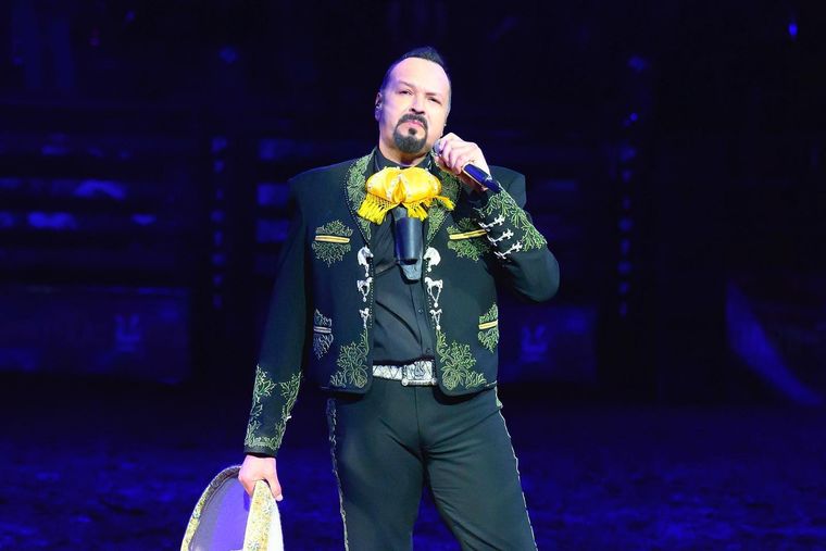 El artista Pepe Aguilar es muy querido por su público mexicano.