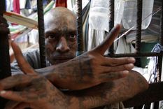 El sujeto fue condenado a pasar casi 2 mil años en una celda Foto: Univisión El sujeto fue condenado a pasar casi 2 mil años en una celda Foto: Univisión