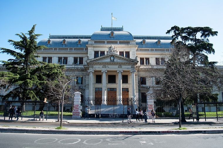 En la Legislatura bonaerense&nbsp; a los portazos se dirimen las internas por los cierres de listas