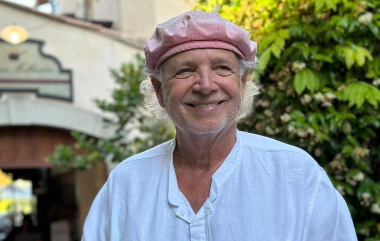 Francis Mallmann contó sobre sus dos nuevos restaurantes y sobre los libros en los que está trabajando. 