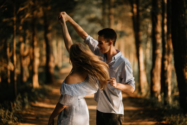 El signo Gallo tiene buena energía para el amor. Muchas posibilidades de encontrar pareja. Foto: Unsplash