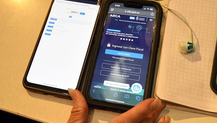 Cumplir con el monotributo es más que una obligación: es la forma de garantizar estabilidad fiscal, acceso a derechos sociales y evitar inconvenientes legales. Foto: MDZ