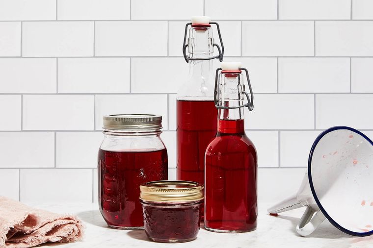 Foto: Wine Magazine https://www.winemag.com/2021/04/10/diy-homemade-vinegar-leftover-wine/