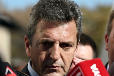 MDZol | Massa solo agrava los males de los pésimos gobiernos kirchneristas porque quiere halagar al mismo tiempo a Cristina Kirchner, que lo ungió en el cargo, y a los mercados. Foto: ALF PONCE MERCADO / MDZ