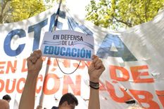 La IE expresa que el Gobierno Nacional con estas medida pone en peligro la educación pública y los derechos de quienes la apoyan.