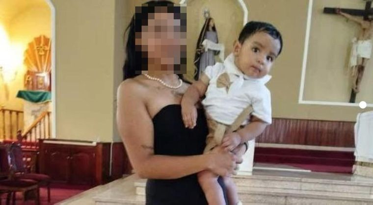Thiago Altamirano y su madre, hoy detenida por la muerte del bebe.