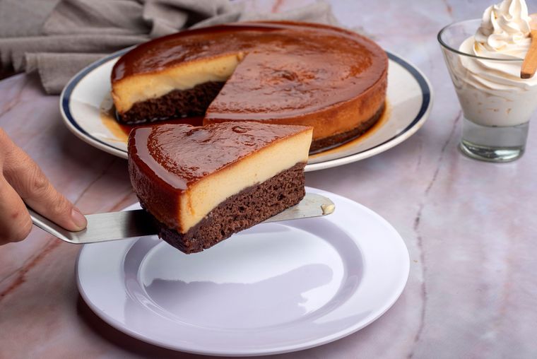 Aunque combina técnicas francesas y anglosajonas, el chocoflan es una receta popular en México. Aunque combina técnicas francesas y anglosajonas, el chocoflan es una receta popular en México.
