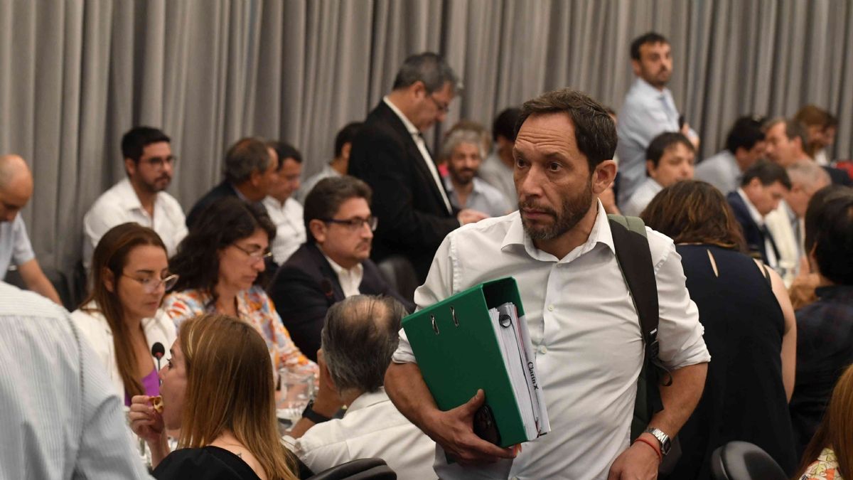 La oposición activó la comisión por $LIBRA y los libertarios abandonaron la sesión