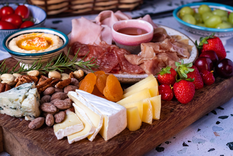 En Italia, el Antipasto es más que una simple entrada; es una oportunidad para la socialización. Foto: Shutterstock