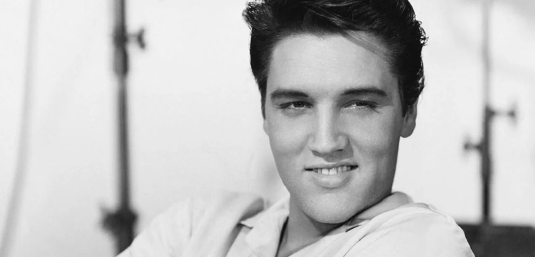 Elvis Presley Foto: https://indiehoy.com/wp-content/uploads/2020/08/elvis-1200x675.jpg