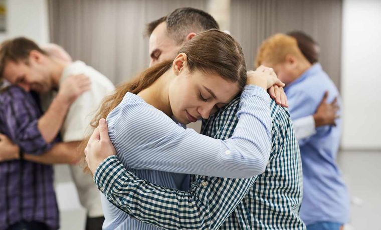 Los lazos verdaderos trascienden el tiempo y que la memoria, cuando se celebra con ternura. Los lazos verdaderos trascienden el tiempo y que la memoria, cuando se celebra con ternura.