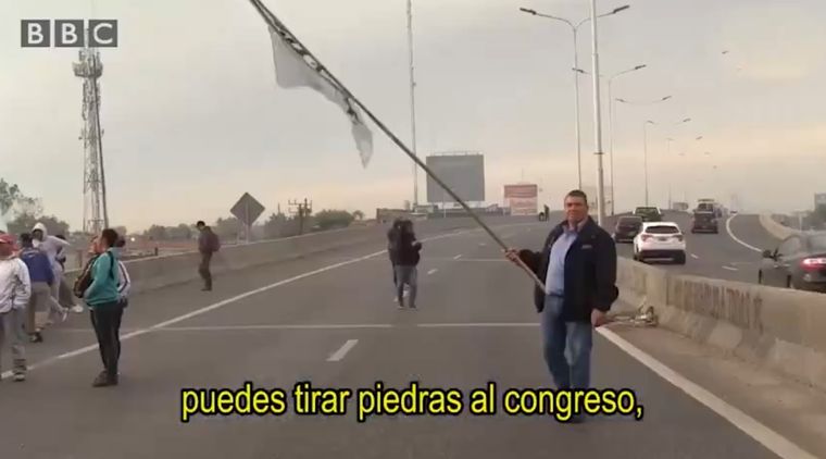 El video utiliza el logo de la BBC.