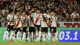 Un River resistido por sus hinchas vuelve a jugar ya sin Gallardo en el banco: visita a Independiente Rivadavia. Un River resistido por sus hinchas vuelve a jugar ya sin Gallardo en el banco: visita a Independiente Rivadavia.
